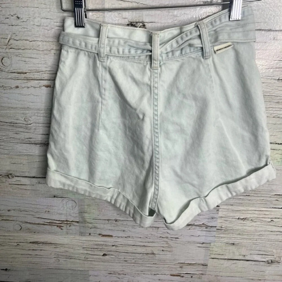 Billabong denim jean shorts size xs  with belt - Picture 6 of 8